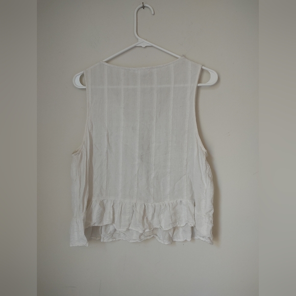 Cropped Tank 🤍 - Picture 4 of 4